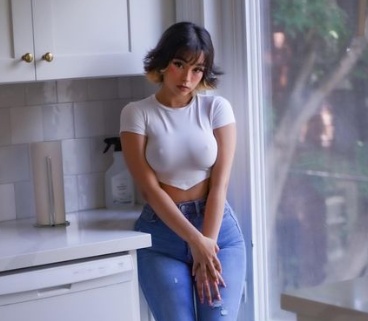 Lela Sohna Bio, Age, Career, Net Worth, Boyfriend, Hobbies & Facts