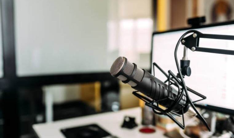 A Guide to Choosing the Best Microphone for High-Quality Audio Content
