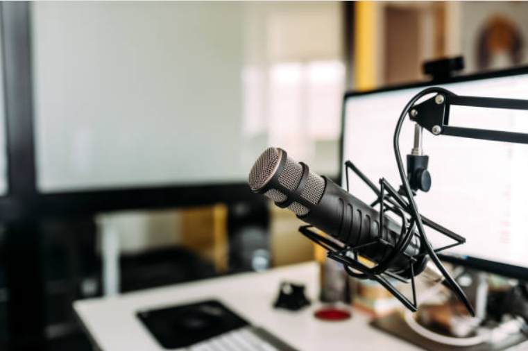 A Guide to Choosing the Best Microphone for High-Quality Audio Content