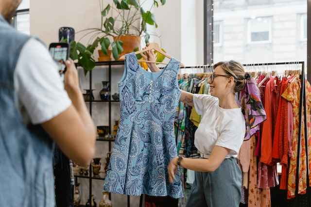 How Live Commerce is Revolutionizing the Fashion Industry