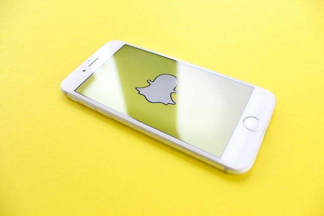 Snapchat Marketing: Connecting with Young Audiences