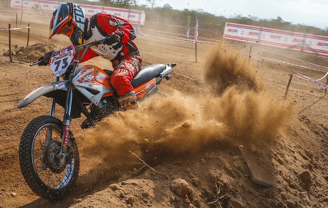 5 Reasons to Go for a Rental Dirt Bike