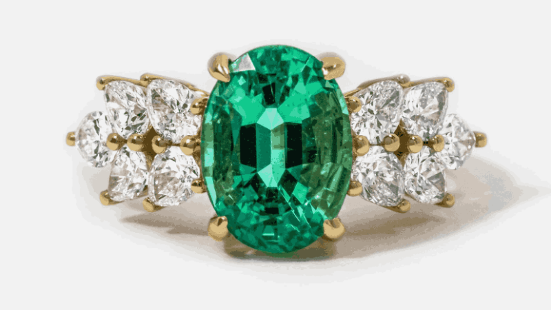 How to Match Your Green Diamond Ring With Your Bohemian Chic